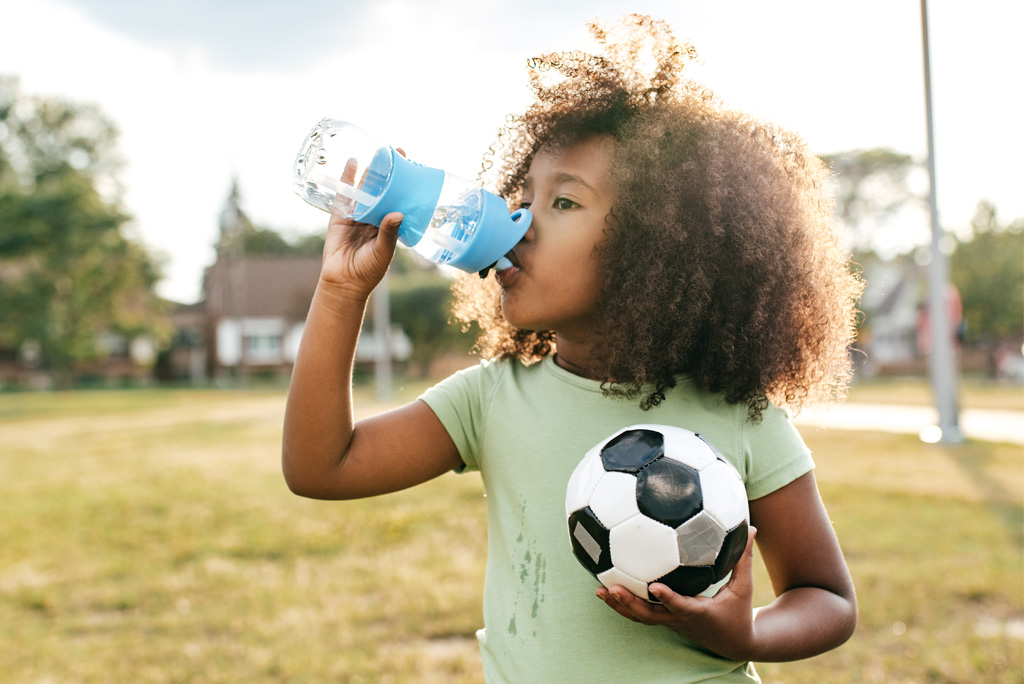 bouteille d'eau enfant soccer camp de jour