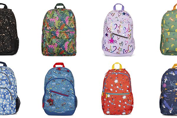 Une panopolie de sacs à dos pour enfants pour la rentrée scolaire en plusieurs couleurs et tailles.
