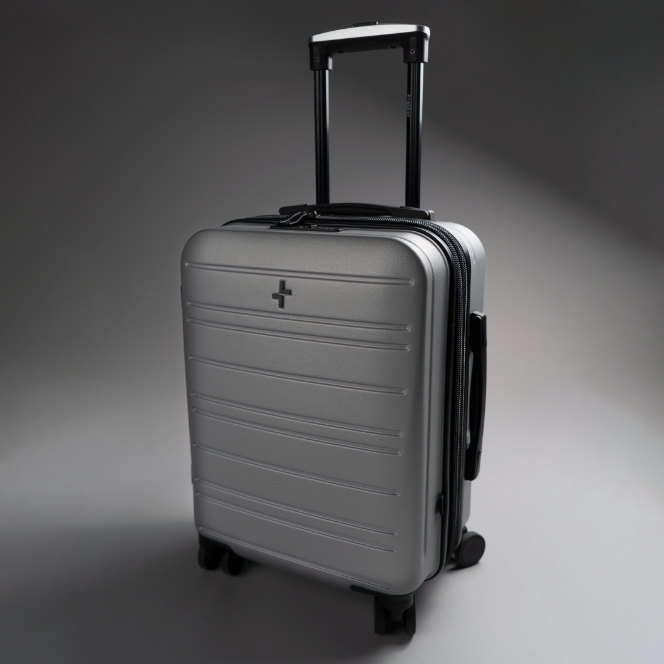 Une image complète de la nouvelle valise Legend, soutenu par une garantie de 10 ans.